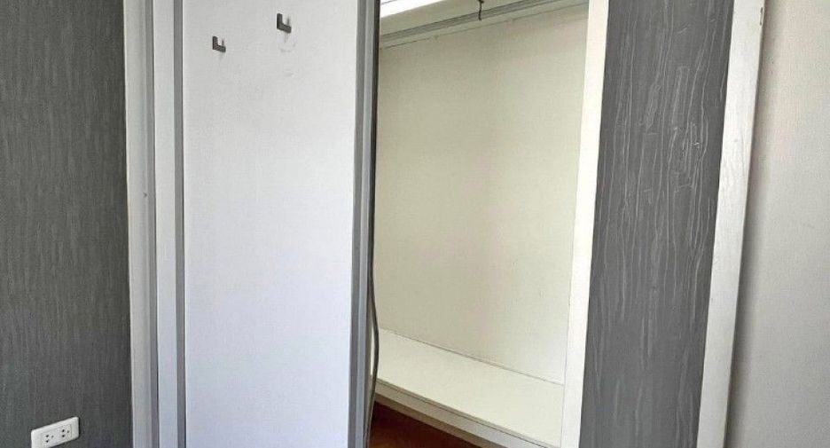 For sale 1 bed condo in Bang Khun Thian, Bangkok