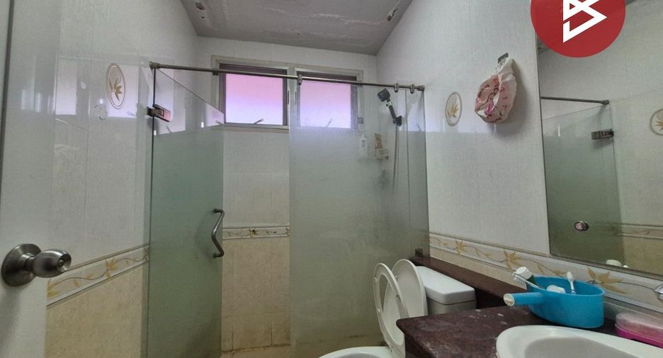 À vendre 5 chambres maison à Krathum Baen, Samut Sakhon