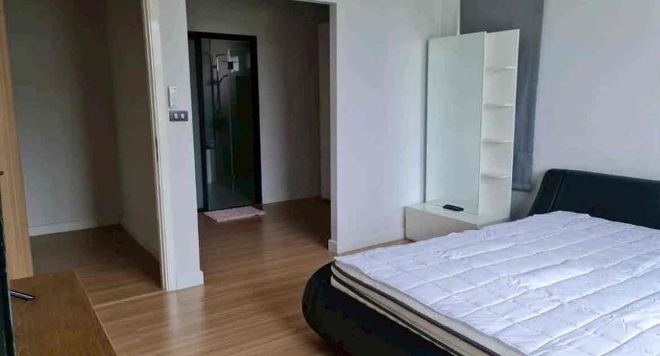 Villa zur Miete und zum Kauf mit 4 Zimmer in Bang Lamung, Chonburi