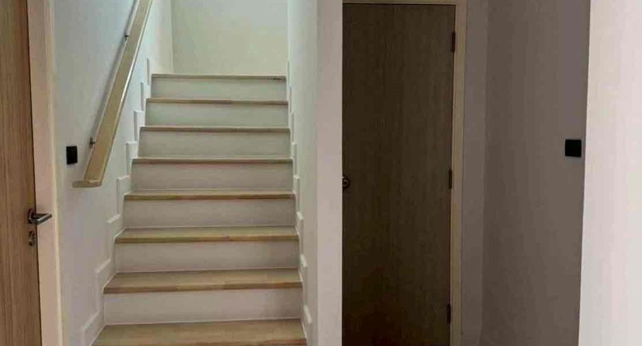 Villa zur Miete und zum Kauf mit 4 Zimmer in Bang Lamung, Chonburi