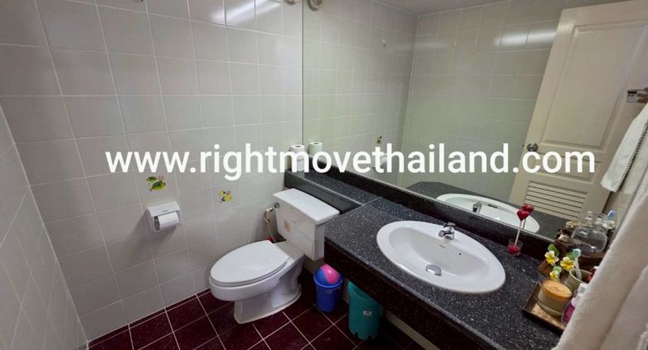 For sale 1 bed condo in Huai Khwang, Bangkok