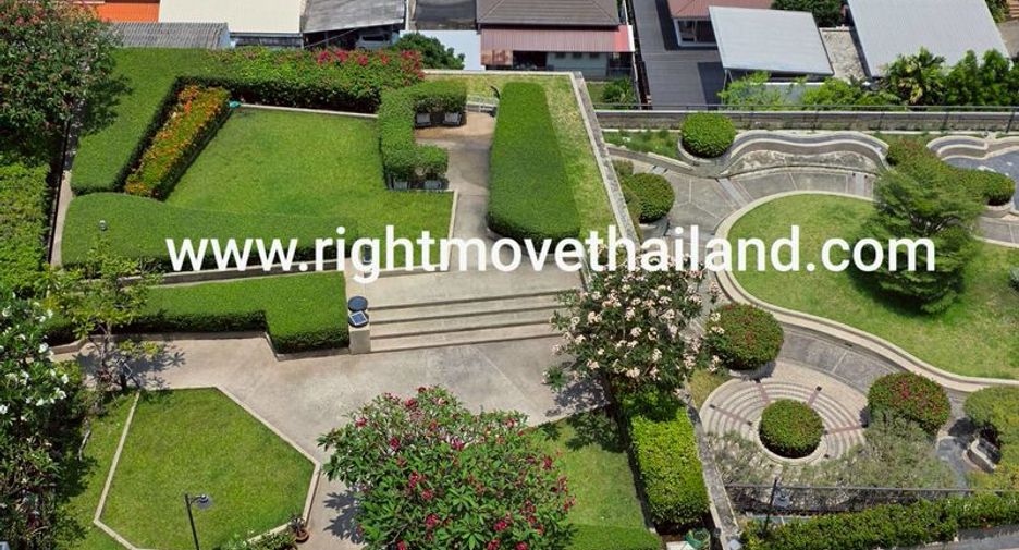 For sale 1 bed condo in Huai Khwang, Bangkok