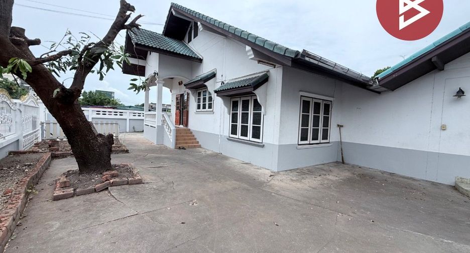 Haus zum Kauf mit 4 Zimmer in Mueang Chon Buri, Chonburi