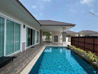 À louer 3 chambres villa à Bang Lamung, Chonburi