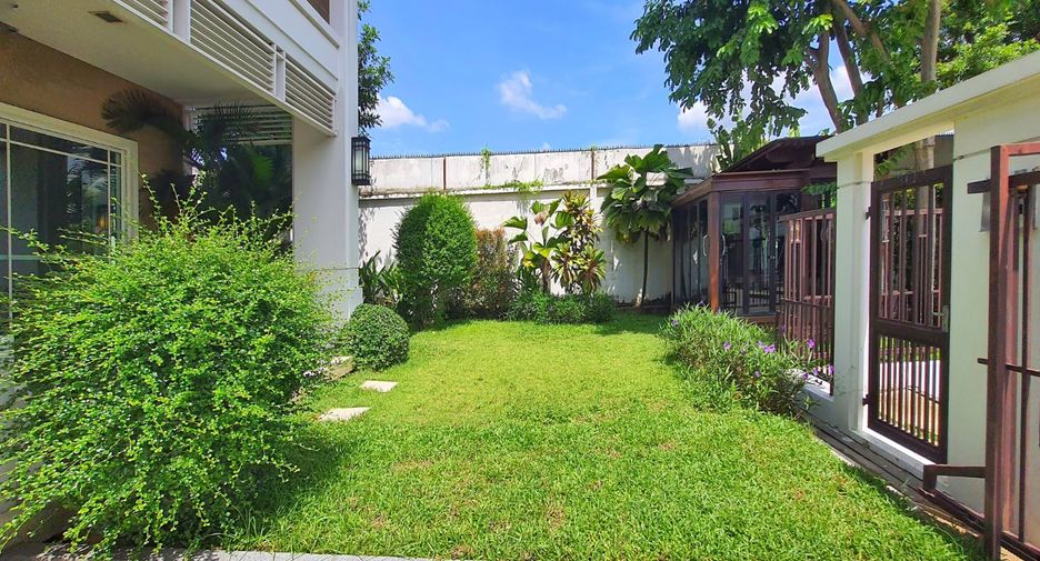 For sale 4 bedrooms house in Pak Kret, Nonthaburi
