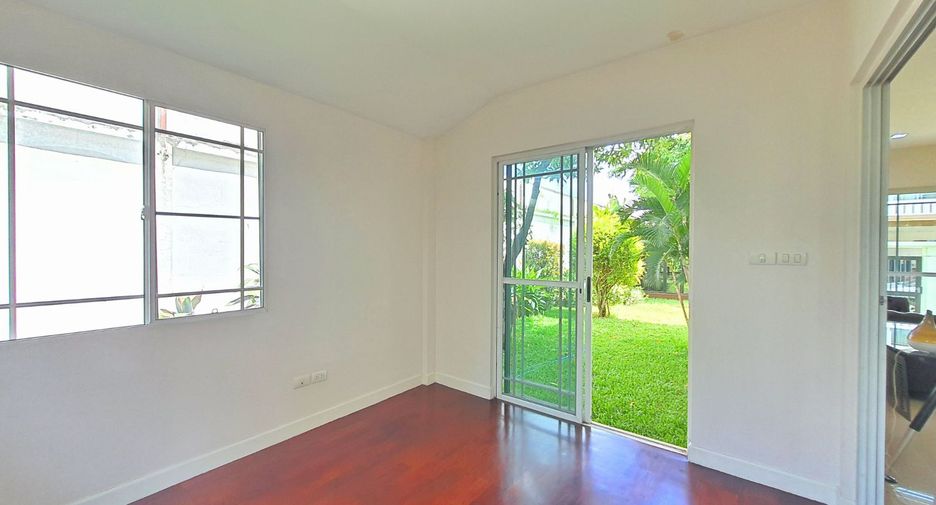 For sale 4 bedrooms house in Pak Kret, Nonthaburi