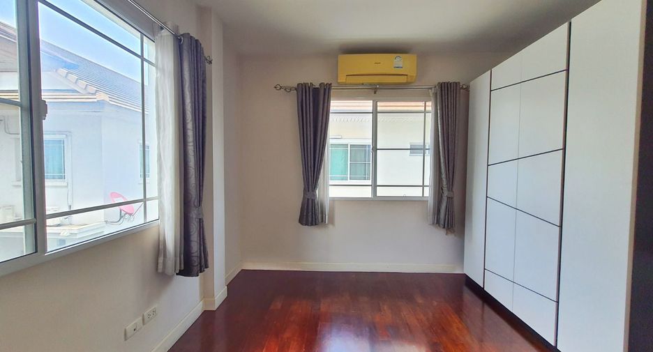 For sale 4 bedrooms house in Pak Kret, Nonthaburi