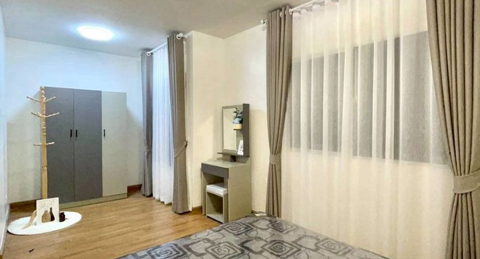 Casa adosada en venta de 3 habitaciones en Si Racha, Chonburi