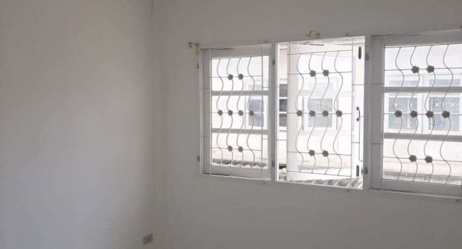For sale 2 bedrooms townhouse in Sai Noi, Nonthaburi