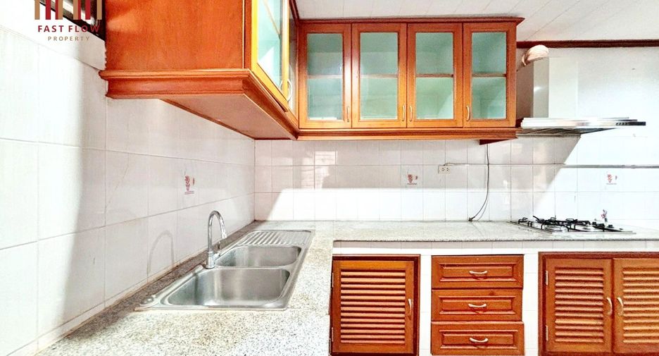 Продажа 3 спальни дом в Lam Luk Ka, Патумтани
