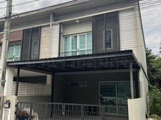 For rent 3 bedrooms townhouse in Don Mueang, Bangkok