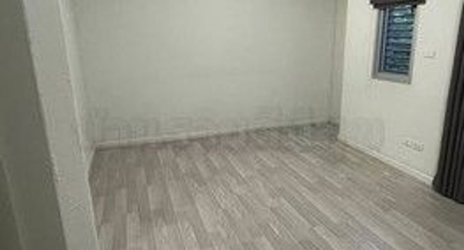 For rent 3 bedrooms townhouse in Don Mueang, Bangkok