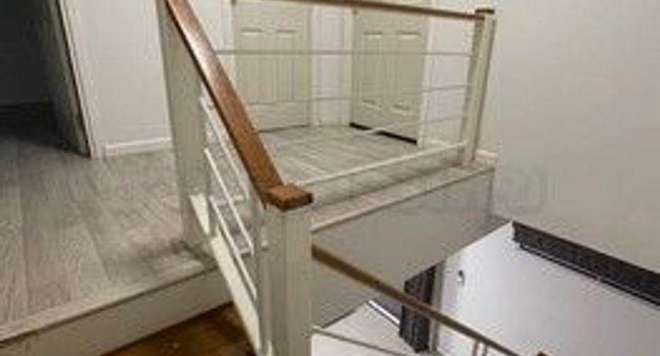 For rent 3 bedrooms townhouse in Don Mueang, Bangkok