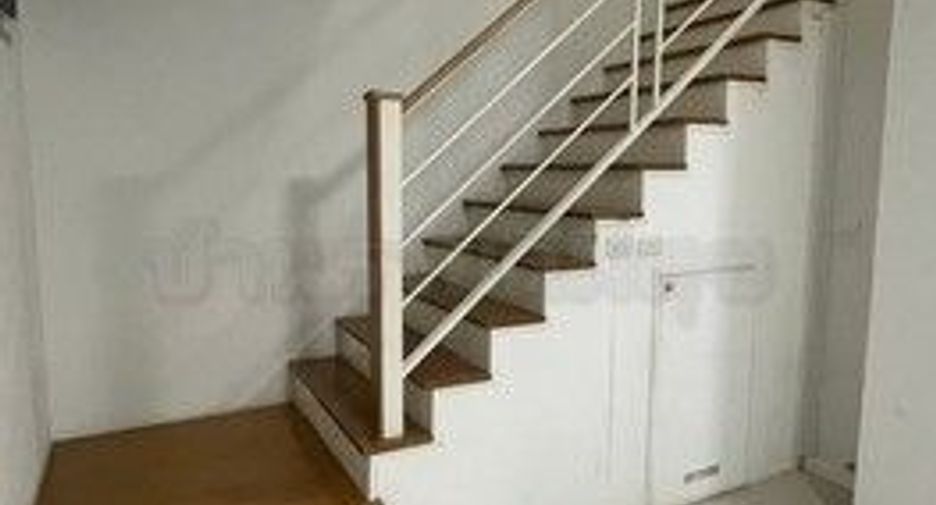 For rent 3 bedrooms townhouse in Don Mueang, Bangkok