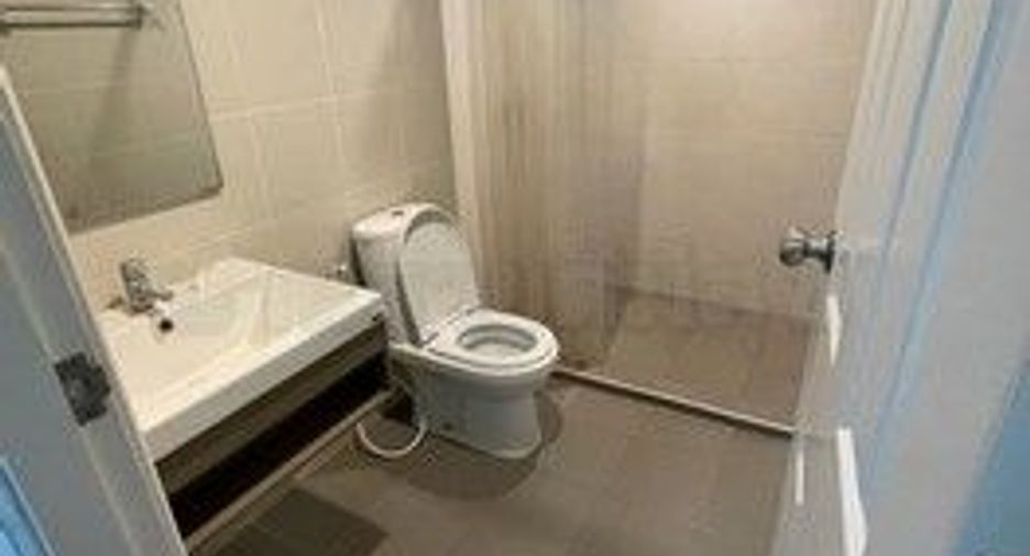 For rent 3 bedrooms townhouse in Don Mueang, Bangkok