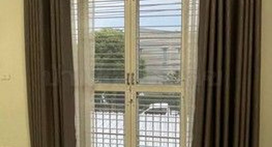 For rent 3 bedrooms townhouse in Don Mueang, Bangkok