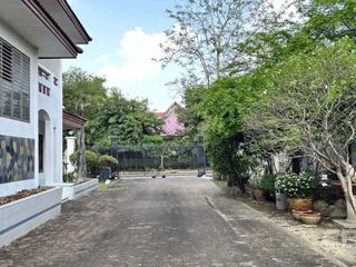 出售 6 卧室 独立屋 在 Mueang Pathum Thani, Pathum Thani