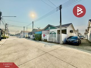 Casa adosada en venta de 2 habitaciones en Krathum Baen, Samut Sakhon
