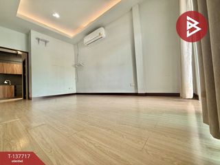 Casa adosada en venta de 2 habitaciones en Krathum Baen, Samut Sakhon