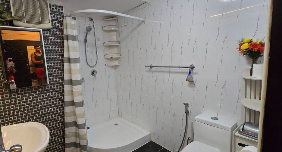 For rent 3 bedrooms condo in Bang Lamung, Chonburi