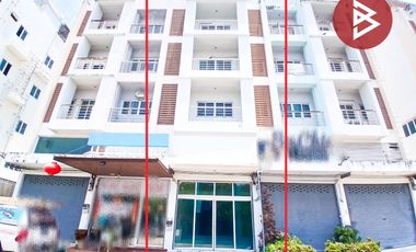 For sale 3 bedrooms retail Space in Lat Krabang, Bangkok
