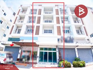 For sale 3 bedrooms retail Space in Lat Krabang, Bangkok