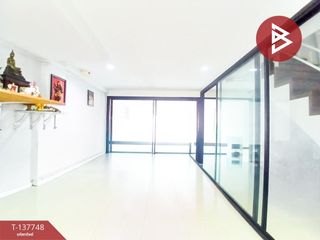 For sale 3 bedrooms retail Space in Lat Krabang, Bangkok