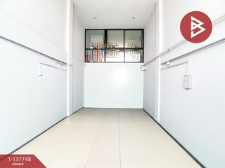 For sale 3 bedrooms retail Space in Lat Krabang, Bangkok