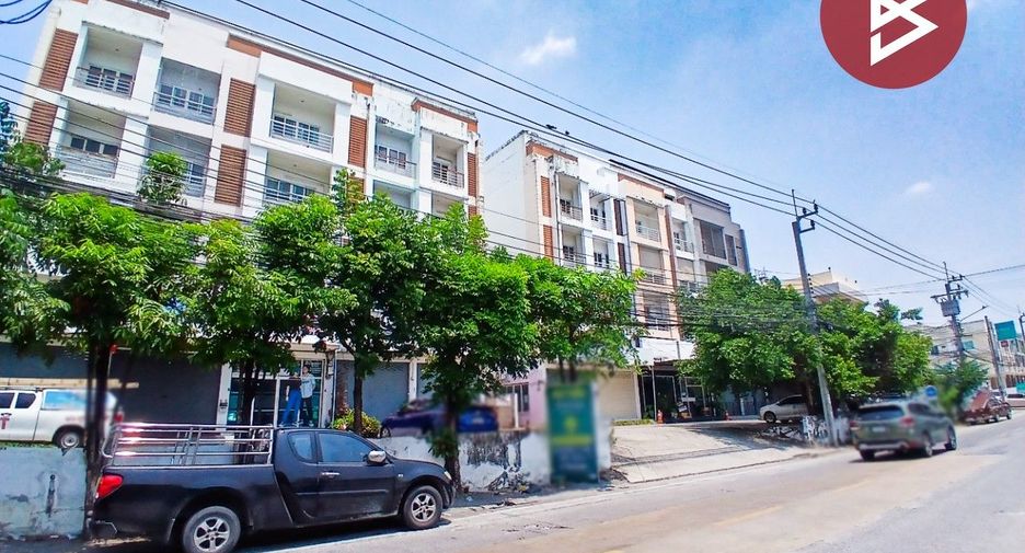 Продажа 3 спальни торговое помещение в Лат Крабанг, Бангкок