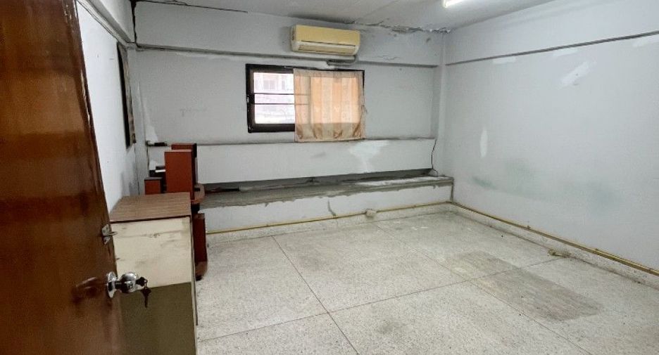 For sale 2 bedrooms retail Space in Bang Phli, Samut Prakan