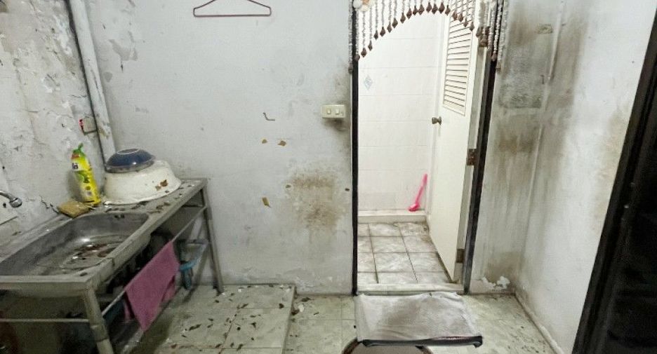 For sale 2 bedrooms retail Space in Bang Phli, Samut Prakan