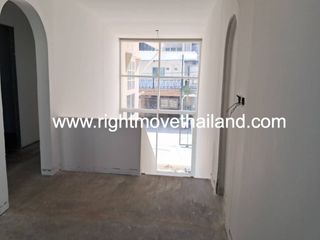 ให้เช่า 4 ห้องนอน พื้นที่ค้าปลีก ใน ปทุมวัน, กรุงเทพฯ
