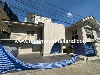 ให้เช่า 4 ห้องนอน พื้นที่ค้าปลีก ใน ปทุมวัน, กรุงเทพฯ