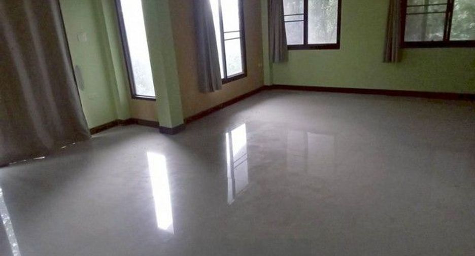 For sale 3 bedrooms house in Mueang Chiang Rai, Chiang Rai