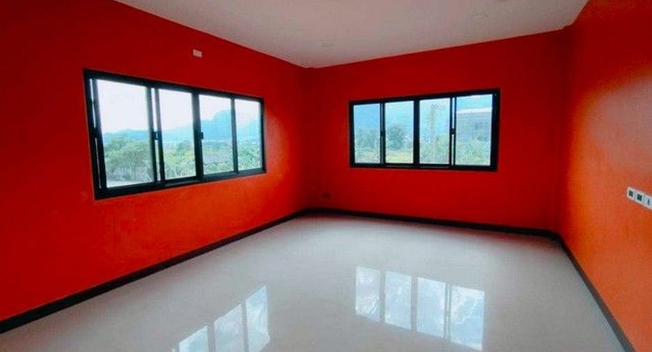 For sale 4 bedrooms house in Mueang Chiang Rai, Chiang Rai