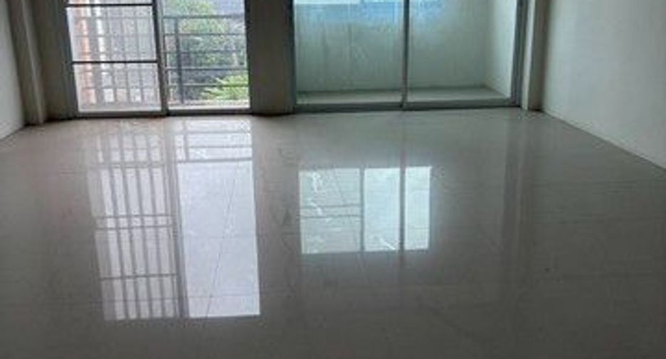 For sale 5 bedrooms retail Space in Mueang Chiang Rai, Chiang Rai