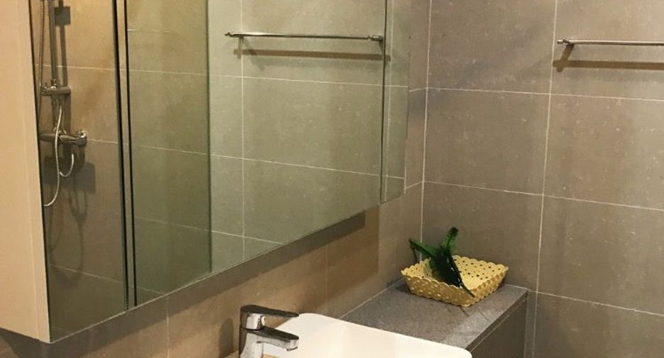 Wohnung zur Miete mit 1 Zimmer in Pathum Wan, Bangkok