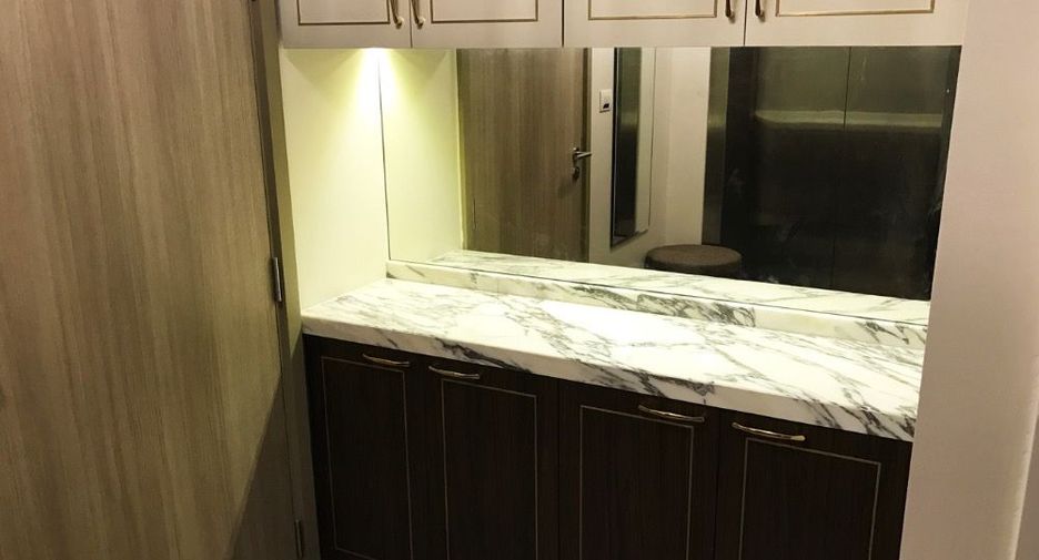 Wohnung zur Miete mit 1 Zimmer in Pathum Wan, Bangkok