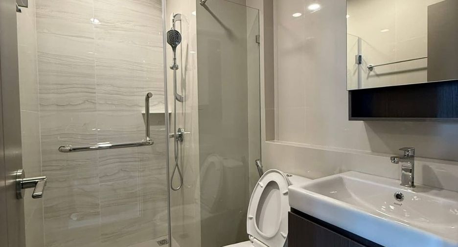 For rent 1 bed condo in Phra Khanong, Bangkok