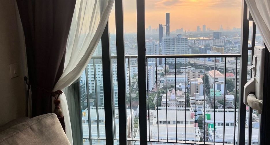 For rent 2 ベッドルーム condo in Phra Khanong, Bangkok