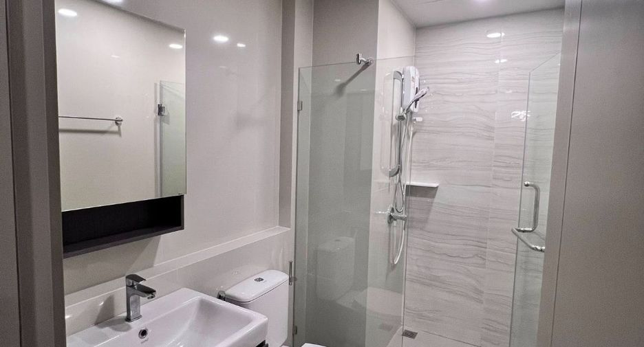 For rent 2 ベッドルーム condo in Phra Khanong, Bangkok