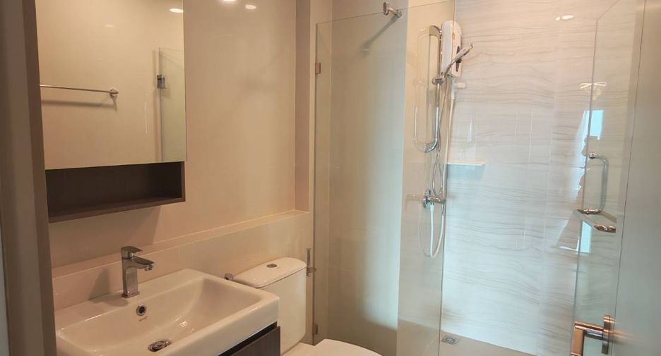 For rent 2 ベッドルーム condo in Phra Khanong, Bangkok