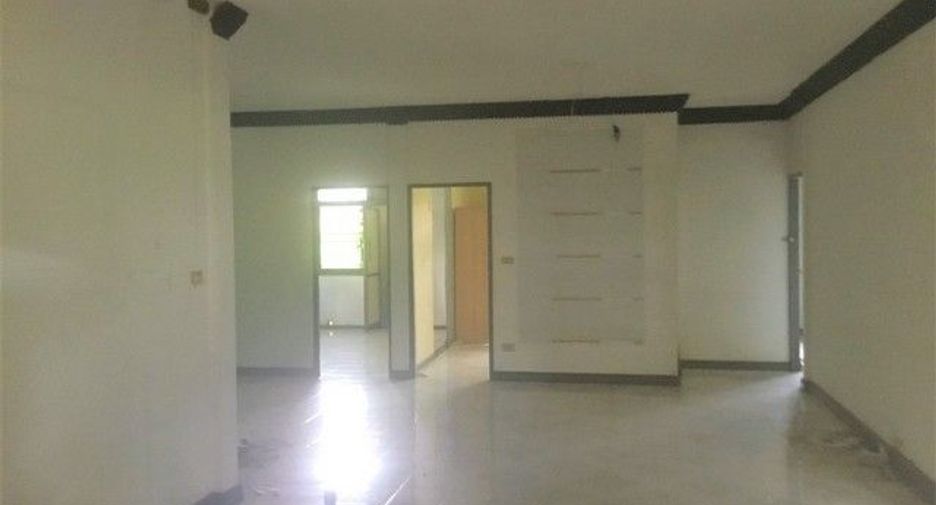 For sale 3 bedrooms house in Mueang Chiang Rai, Chiang Rai