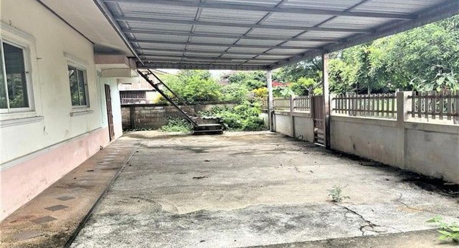 For sale 4 bedrooms house in Mueang Chiang Rai, Chiang Rai