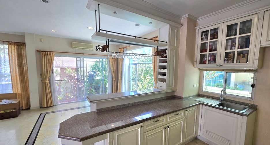 Casa en venta de 3 habitaciones en Prawet, Bangkok