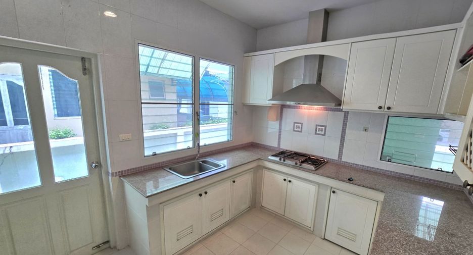 Casa en venta de 3 habitaciones en Prawet, Bangkok
