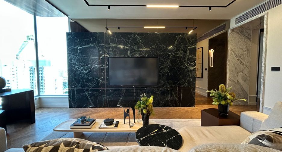 For sale 1 bed condo in Khlong Toei, Bangkok