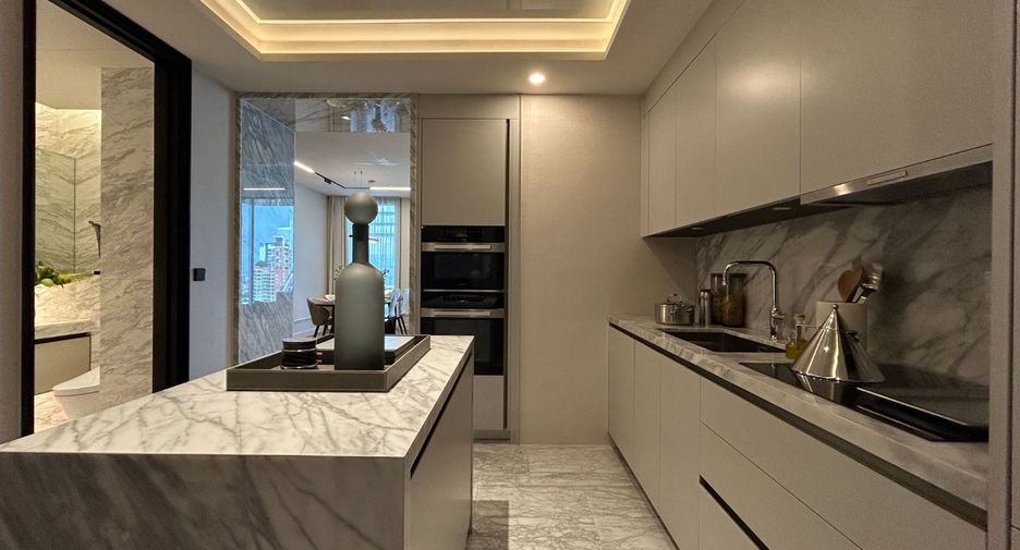 For sale 1 bed condo in Khlong Toei, Bangkok