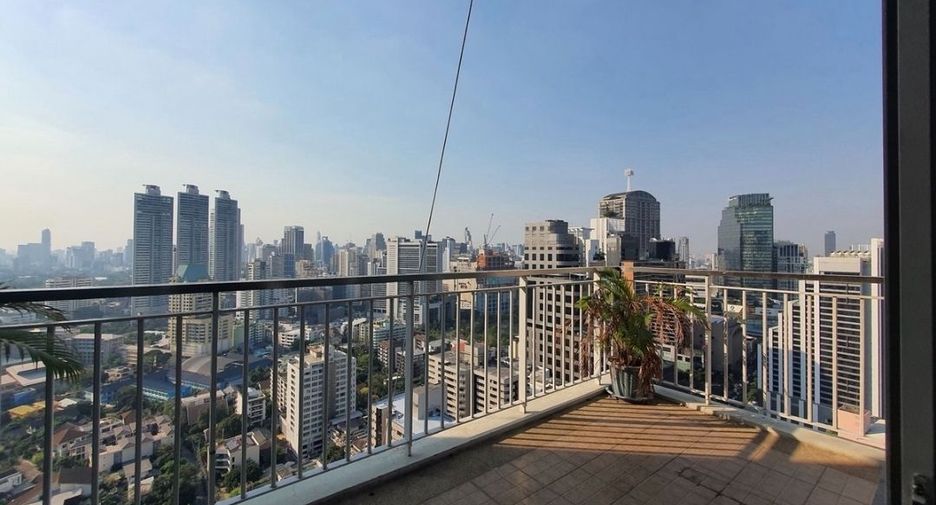 For sale 4 bedrooms condo in Khlong Toei, Bangkok