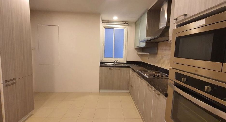 For sale 4 bedrooms condo in Khlong Toei, Bangkok